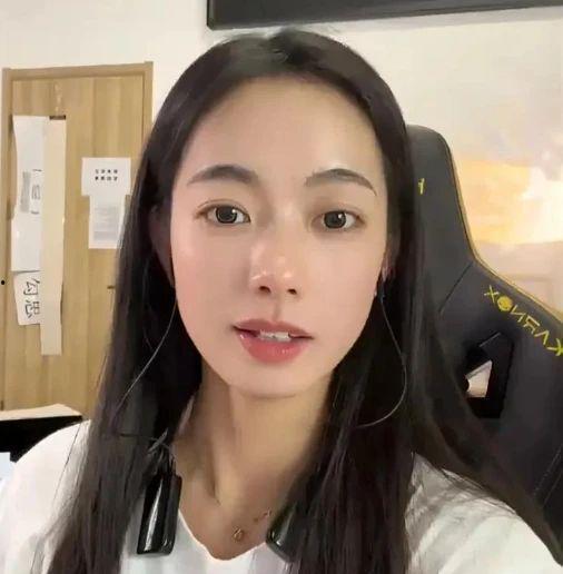吃瓜网红图片头像女的,揭秘网红吃瓜头像背后的魅力  第2张