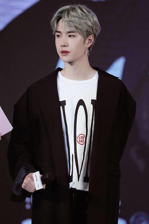 王一博队员爆料视频,揭秘幕后精彩瞬间  第2张 王一博队员爆料视频,揭秘幕后精彩瞬间  第2张